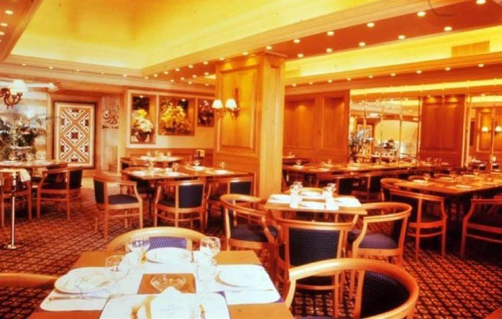 Grand Hotel Beirut Exterior foto