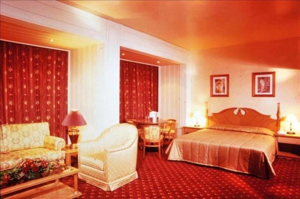 Grand Hotel Beirut Exterior foto