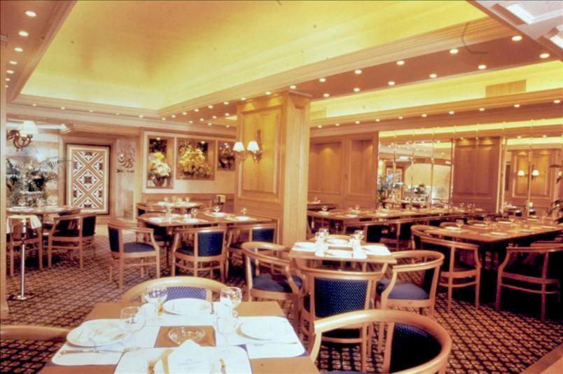 Grand Hotel Beirut Exterior foto